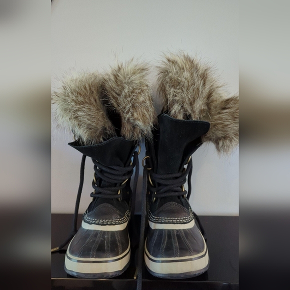 SOREL Joan Of Ark Waterproof Winter Boots, size 5 - Picture 1 of 11